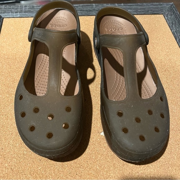 CROCS Shoes - WOMEN'S clear Crocs clogs size 9